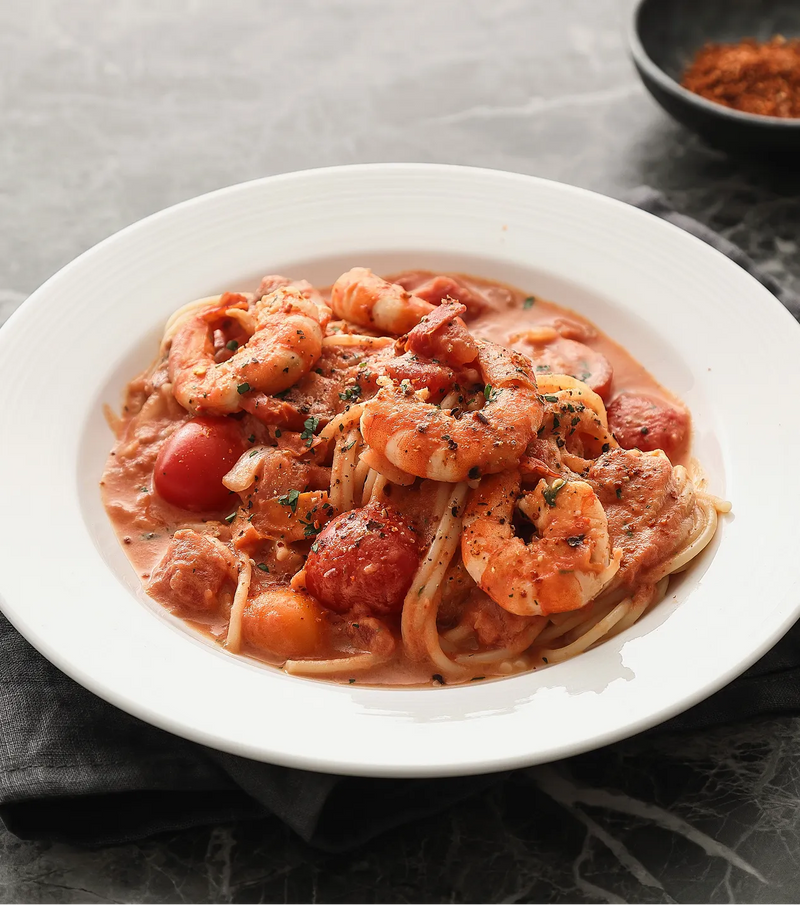 Pasta mit Tomatensahne und Garnelen