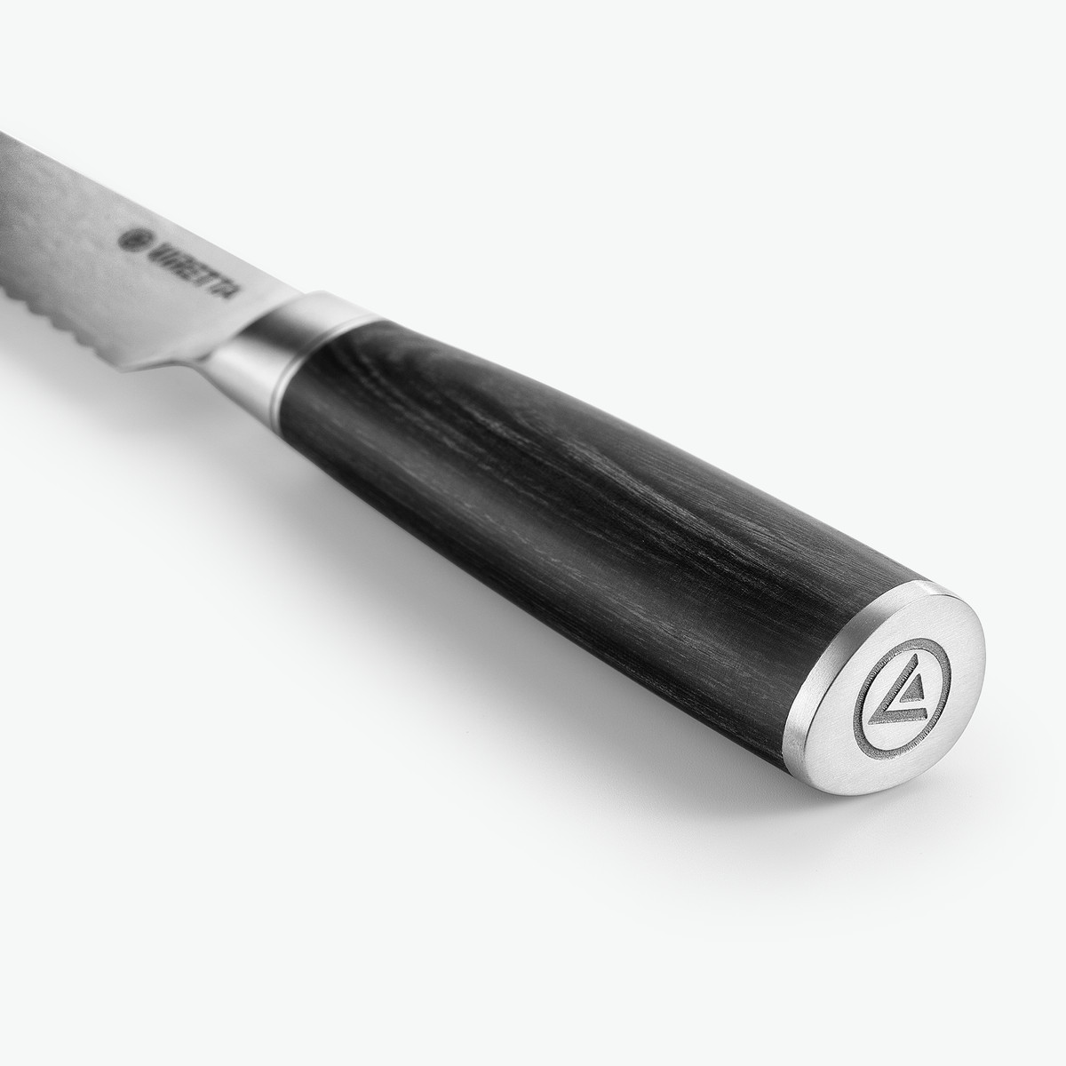 Endkappe aus Metall mit Logo am Shōjin Suna Brotmesser