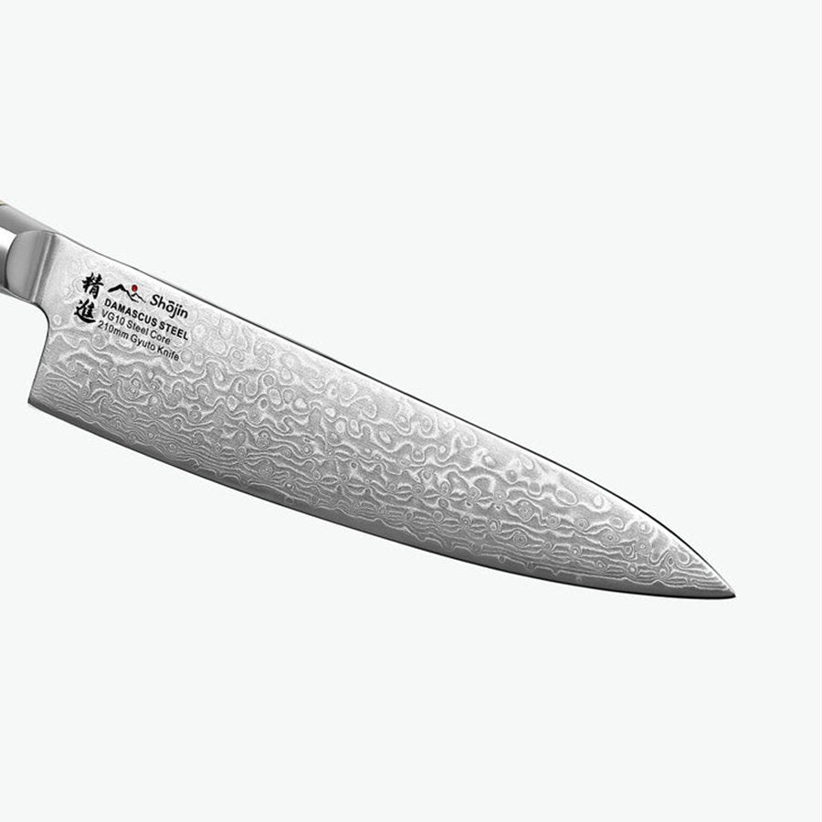 Klinge: 67 Lagen mit einem Kern aus VG-10